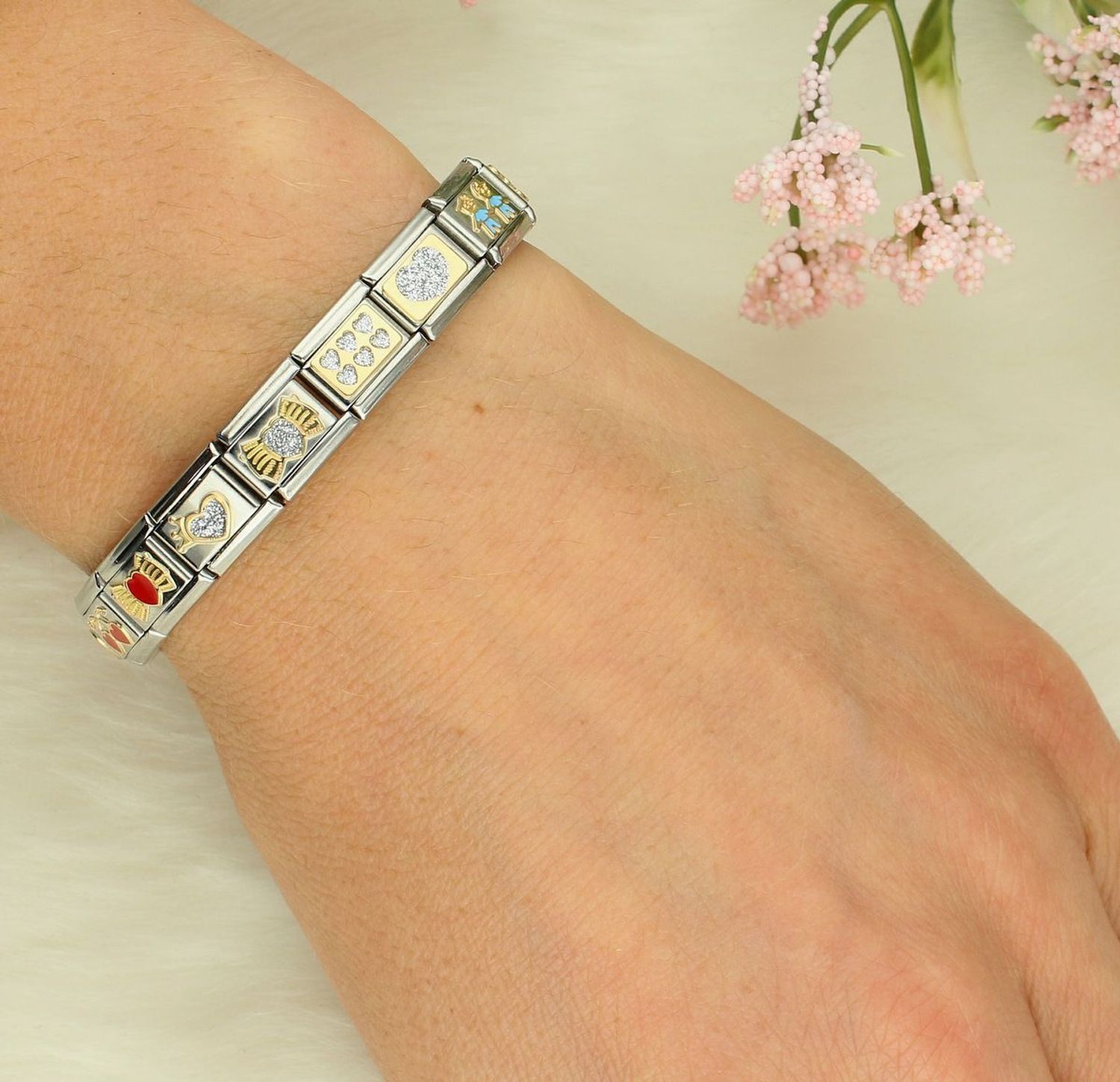 Charms Nomination Link 18K zawieszka Złota płytka brokatowymi sercami 030224 08.jpg